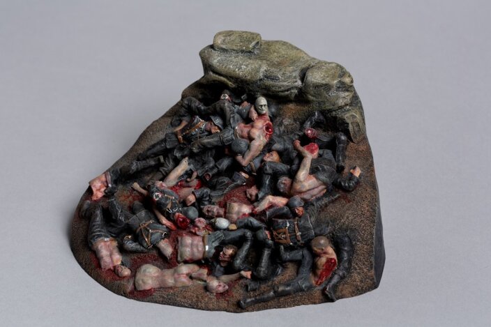HR-Chapman-Jake-and-Dinos_Hell