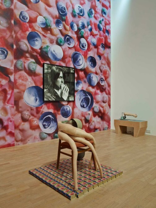 Sarah Lucas, Spamageddon, Installation View, Sarah Lucas, SITUATION Absolute Beach Man Rubble, Whitechapel Gallery, London, 2 October -15 December 2013 © The Artist. Courtesy Sadie Coles HQ, London, Whitechapel Gallery, London and Zabludowicz Collection